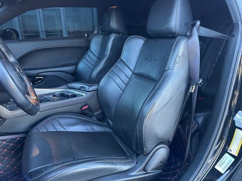 Used 2016 Dodge Challenger SRT Hellcat image 7