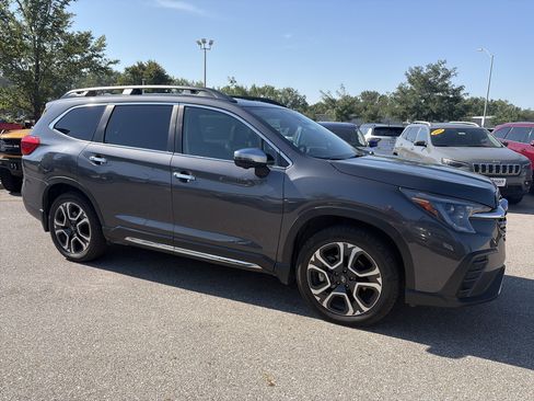 Used 2023 Subaru Ascent Touring AWD/4WD image 4