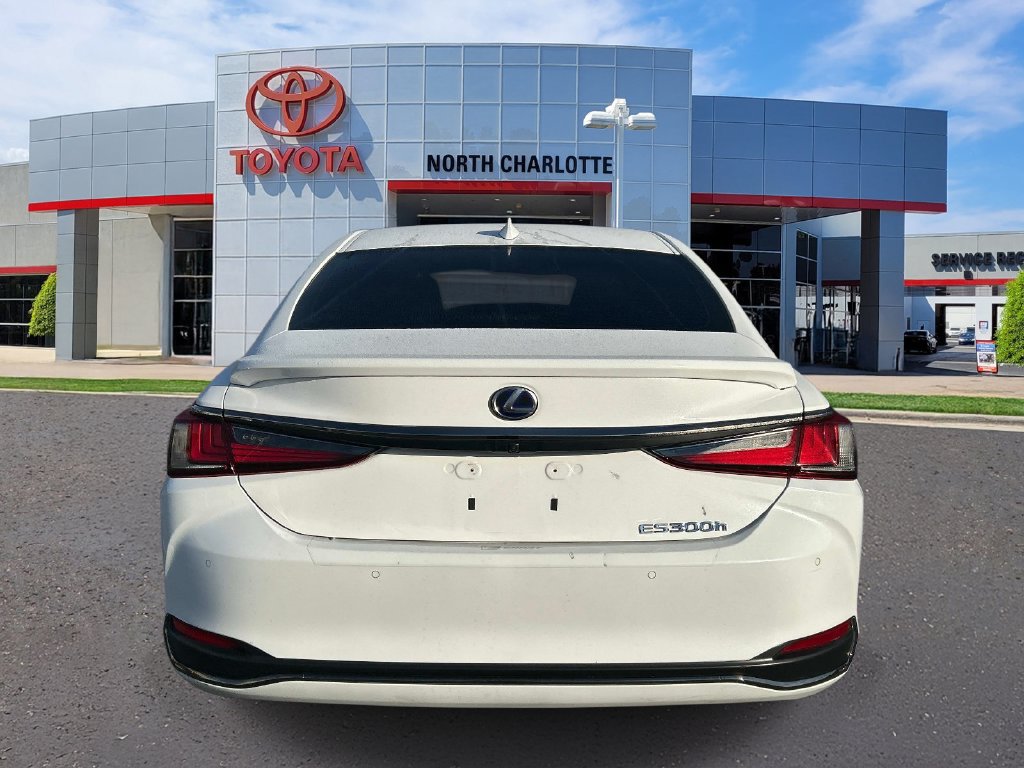 Used 2022 Lexus ES 300h F Sport w/ Accessory Package 2 FWD image 7