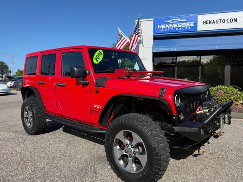 Used 2016 Jeep Wrangler Unlimited Sahara w/ Connectivity Group AWD/4WD image 13