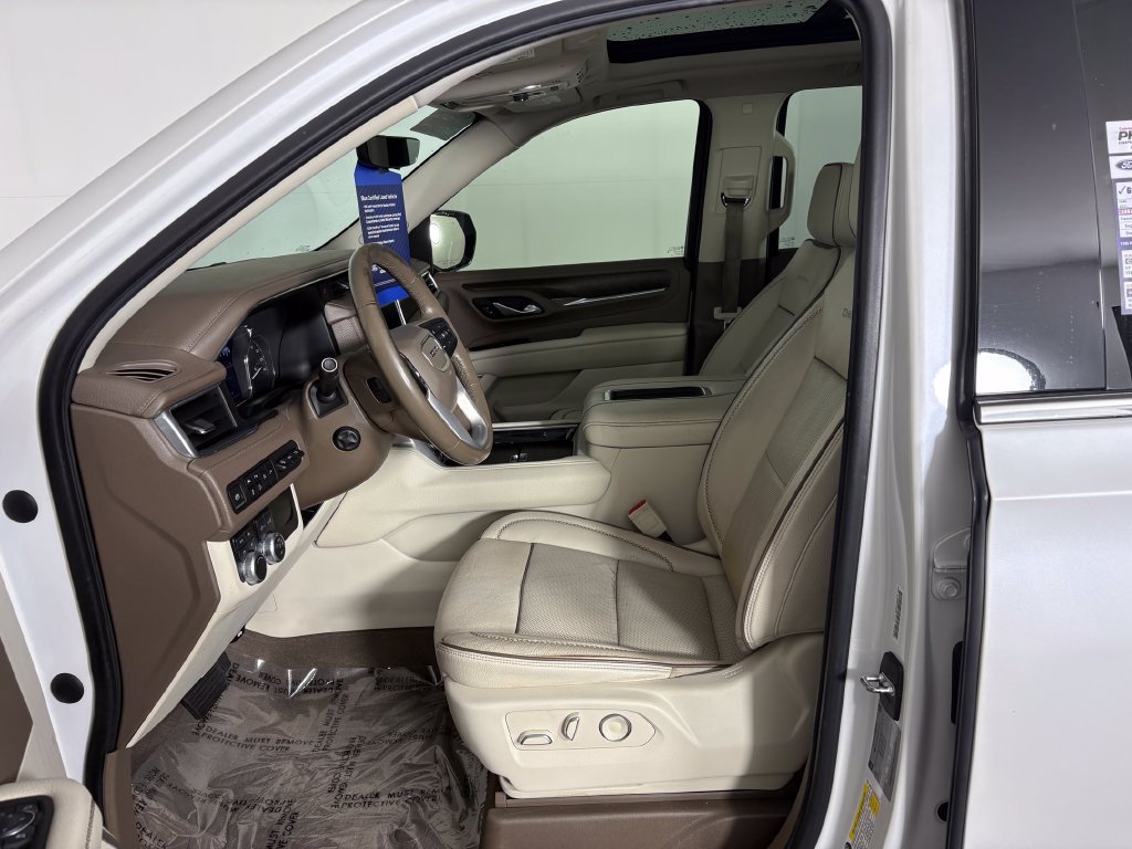 Used 2021 GMC Yukon Denali w/ Denali Premium Package AWD/4WD image 12