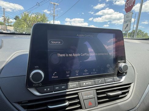Certified 2025 Nissan Altima 2.5 S FWD image 19