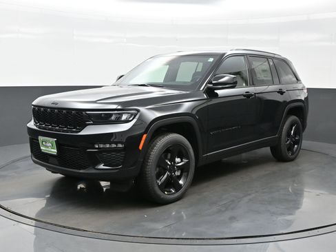 New 2025 Jeep Grand Cherokee Limited w/ Black Appearance Package image 2