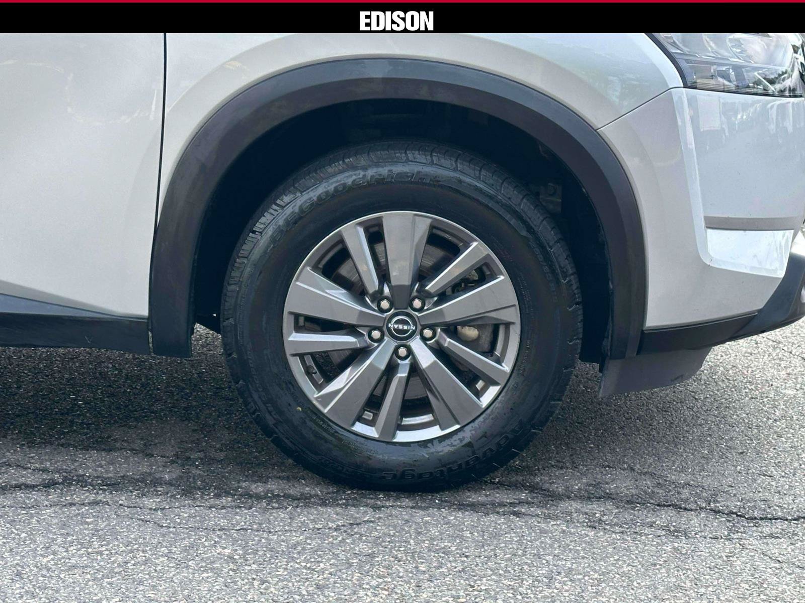 Used 2025 Nissan Pathfinder SV AWD/4WD image 6