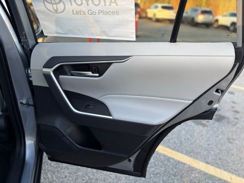 New 2025 Toyota RAV4 XLE image 18