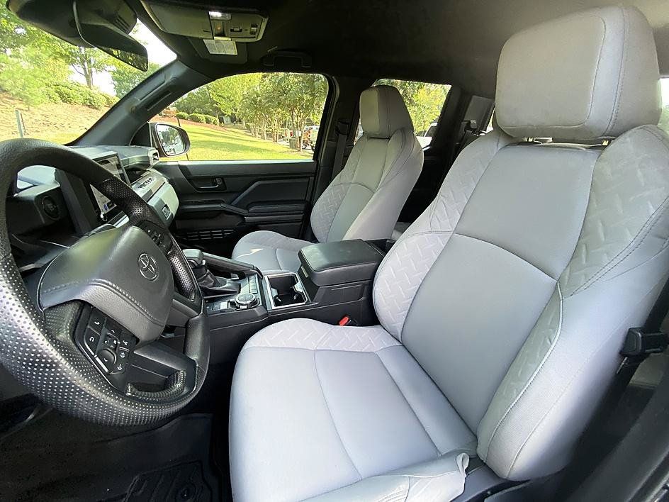 Certified 2025 Toyota Tacoma SR5 AWD/4WD image 12