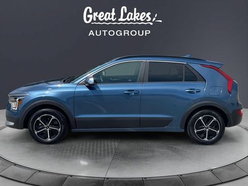 Used 2024 Kia Niro EX FWD image 2