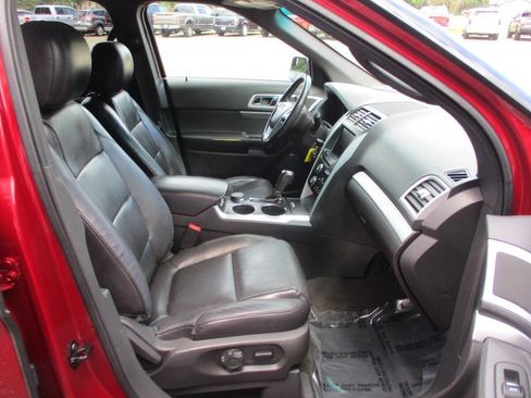 Used 2013 Ford Explorer XLT AWD/4WD image 28