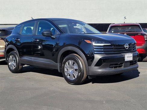 New 2026 Nissan Kicks S image 4