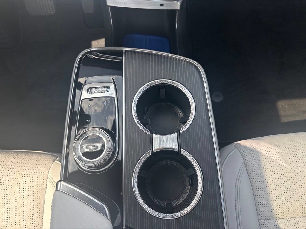 Certified 2024 Cadillac Lyriq Luxury AWD/4WD image 26