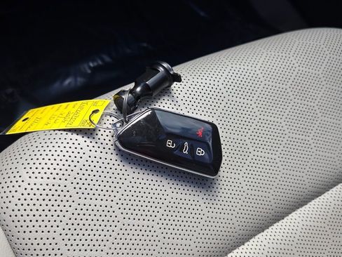 Used 2022 Volkswagen ID.4 Pro S image 21