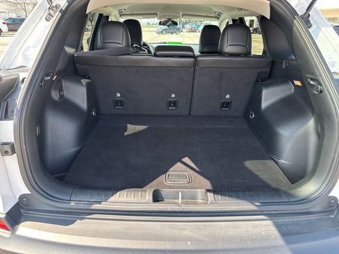 Certified 2020 Jeep Cherokee Latitude Plus image 24