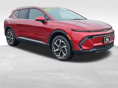 New 2026 Chevrolet Equinox EV LT image 2