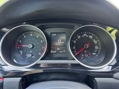 Used 2017 Volkswagen Jetta GLI FWD image 34