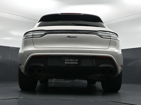 Used 2025 Porsche Macan AWD/4WD image 25