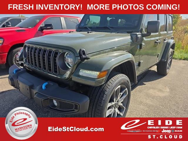 Used 2024 Jeep Wrangler Unlimited w/ Convenience Group AWD/4WD image 1