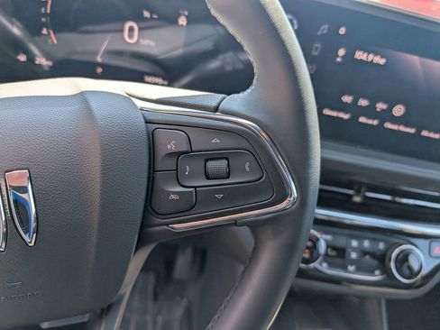 Used 2025 Buick Envista Sport Touring w/ Convenience I Package FWD image 19