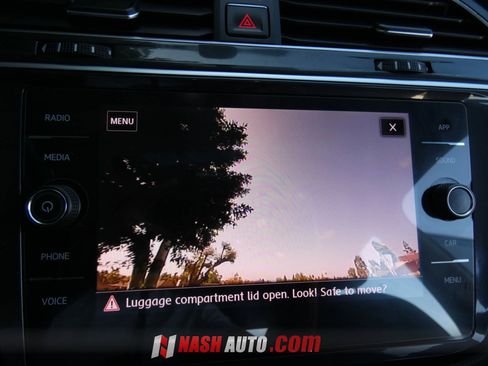 Used 2018 Volkswagen Tiguan SE w/ Panoramic Sunroof Package AWD/4WD image 55