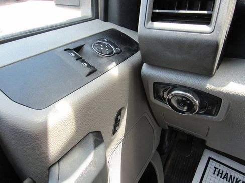 Used 2019 Ford F550 2WD Regular Cab Super Duty image 38