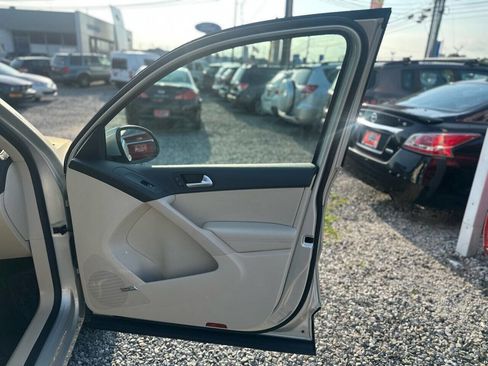 Used 2010 Volkswagen Tiguan Wolfsburg Edition image 13