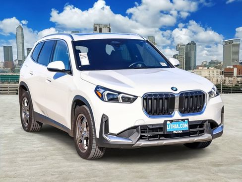 Used 2023 BMW X1 xDrive28i AWD/4WD image 3