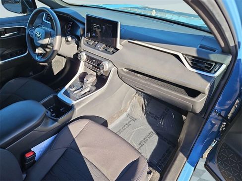 Used 2023 Toyota RAV4 SE w/ Convenience Package image 28