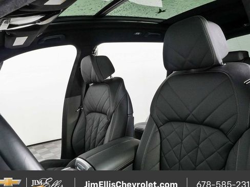 Used 2025 BMW X7 xDrive40i w/ M Sport Package AWD/4WD image 5