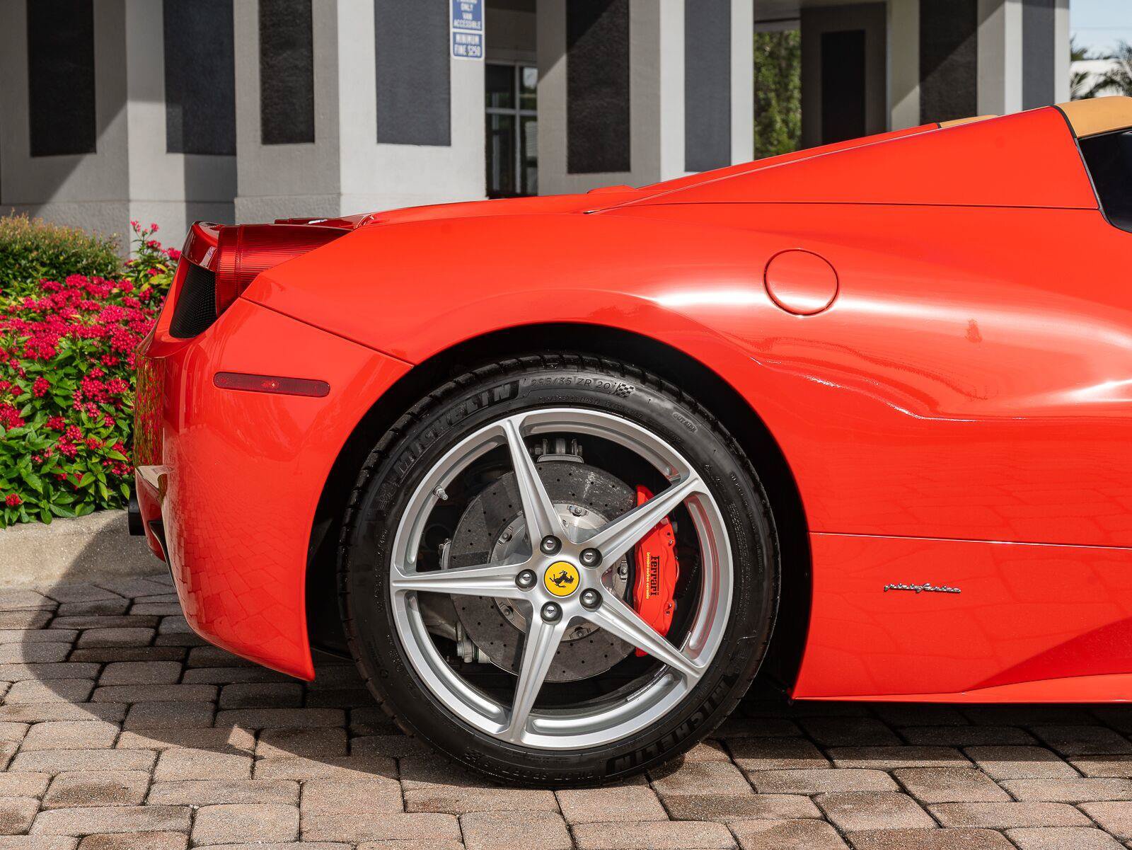 Used 2014 Ferrari 458 Spider RWD image 34