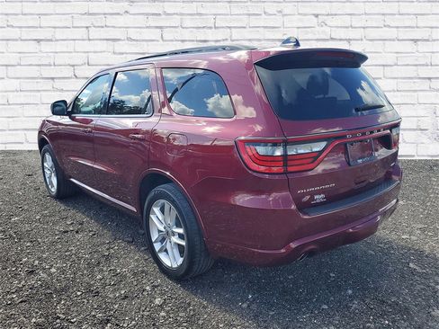 Used 2023 Dodge Durango GT image 3
