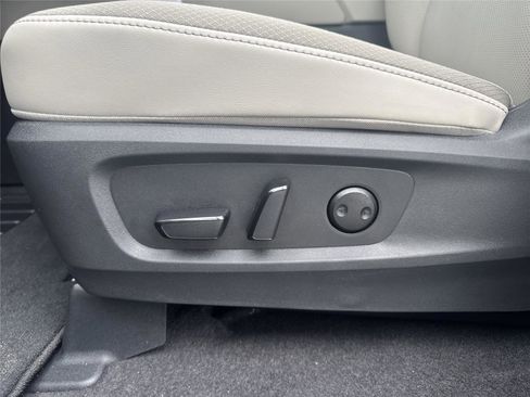 New 2026 Nissan Pathfinder SL FWD image 17