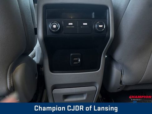 Used 2019 GMC Acadia SLE image 33