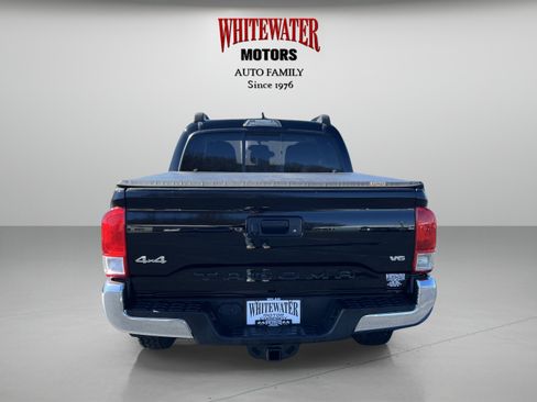 Used 2016 Toyota Tacoma SR5 w/ SR5 Appearance Package (SN) image 4