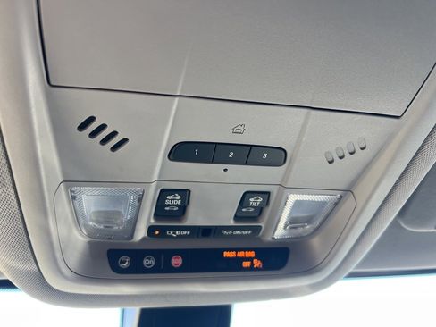 Used 2022 GMC Acadia SLE w/ Driver Convenience Package image 22