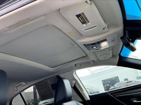 Used 2020 Lexus ES 300h w/ Premium Package FWD image 13