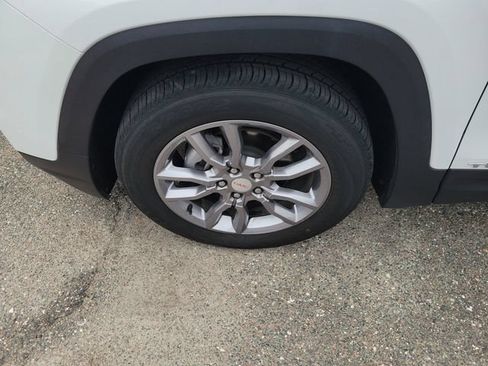 Used 2024 GMC Terrain SLT FWD image 6