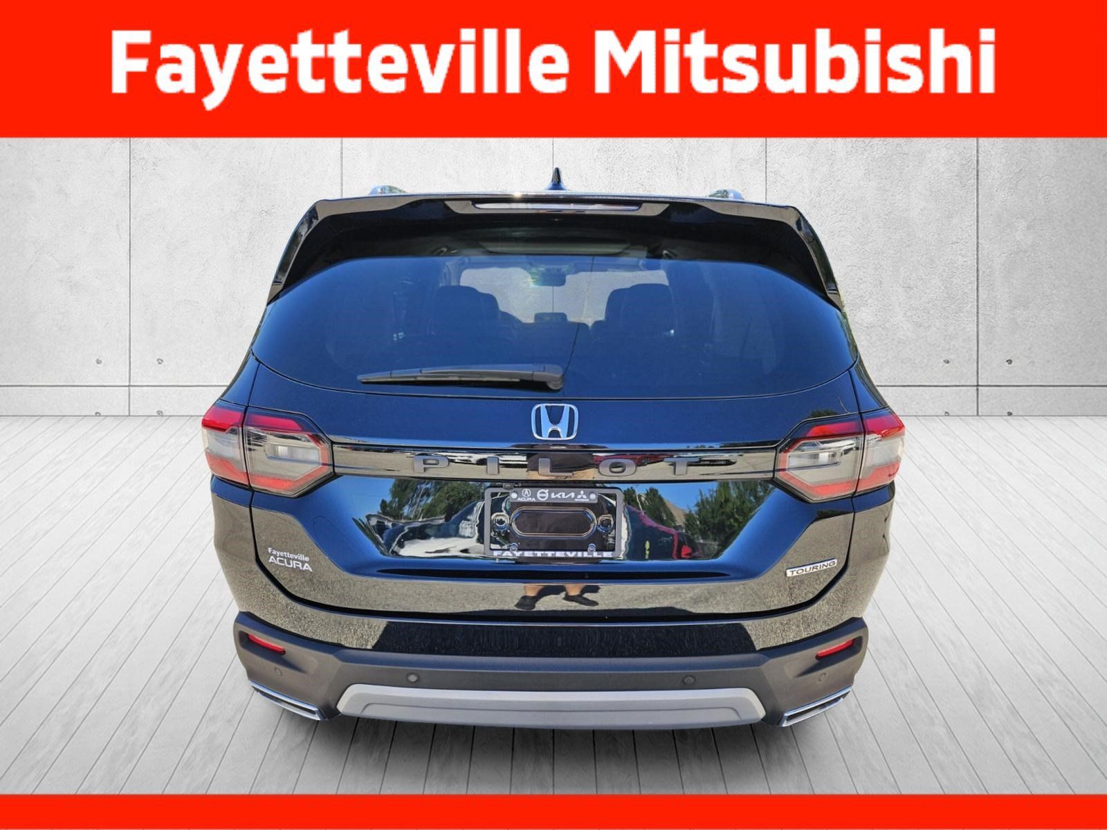 Used 2024 Honda Pilot Touring image 6