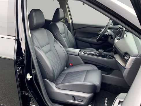 Used 2026 Nissan Rogue Platinum w/ Platinum Premium Package AWD/4WD image 9