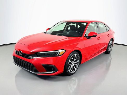 Used 2022 Honda Civic Touring image 3