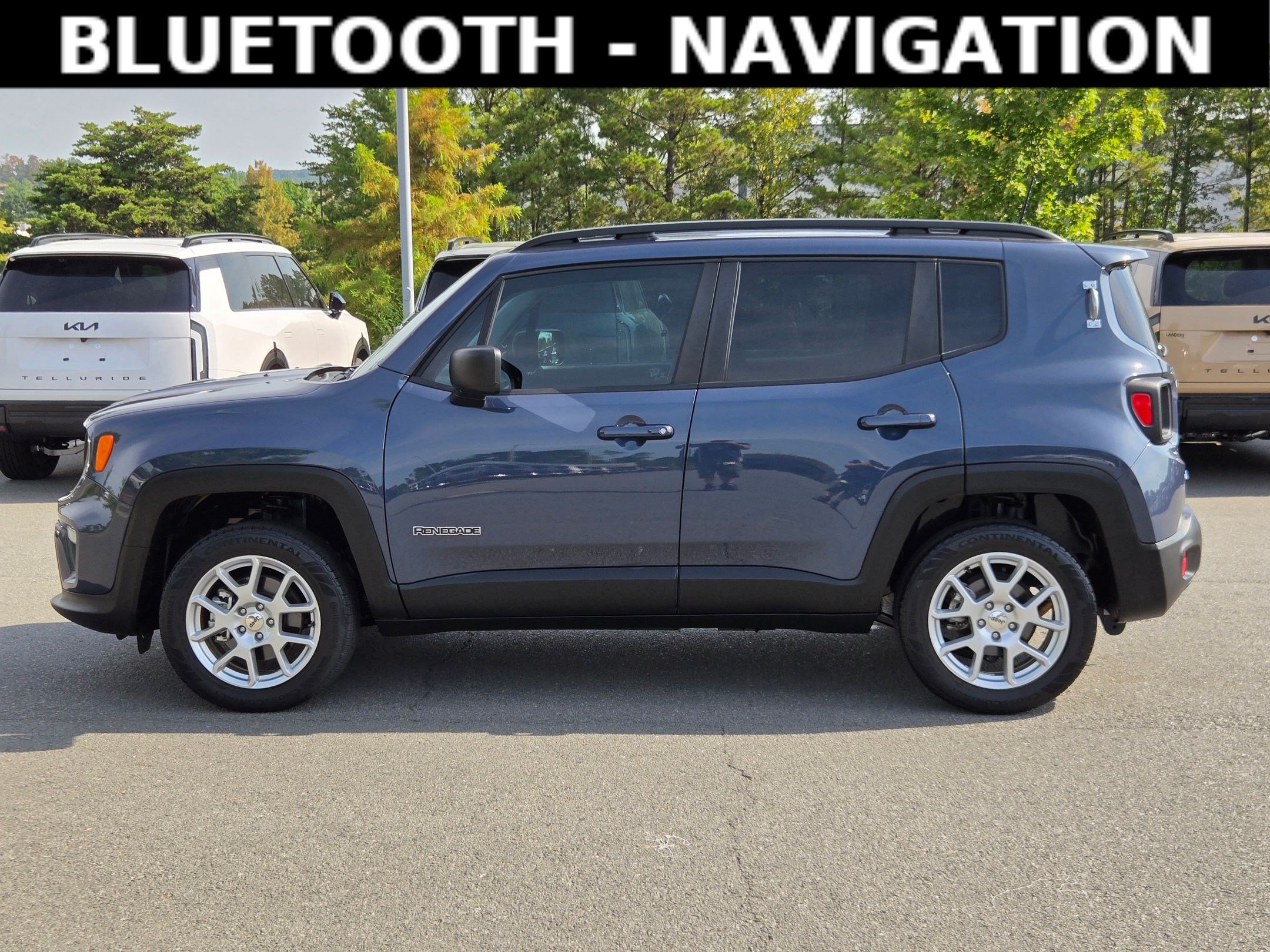 Used 2022 Jeep Renegade Latitude AWD/4WD image 4