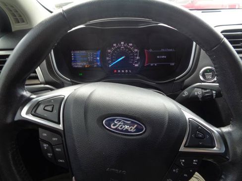 Used 2020 Ford Fusion SEL FWD image 39