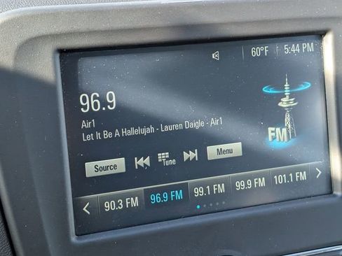 Used 2018 Chevrolet Equinox LT FWD image 18