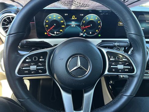 Used 2022 Mercedes-Benz CLA 250 CLA 250 image 23