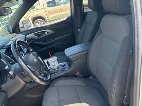 Used 2022 Chevrolet Traverse LT AWD/4WD image 3