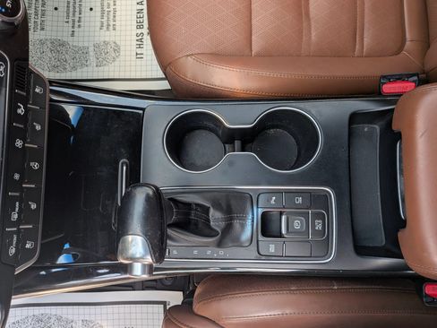 Used 2019 Kia Sorento SX FWD image 25