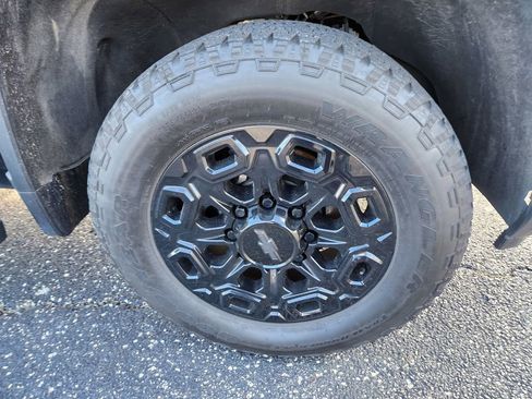 Used 2024 Chevrolet Silverado 2500 LTZ w/ LTZ Convenience Package image 46