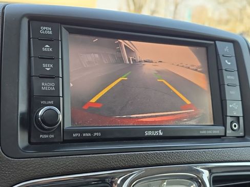 Used 2013 Chrysler Town & Country Limited w/ Luxury Group FWD image 28