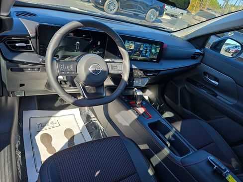 New 2026 Nissan Kicks SR FWD image 19