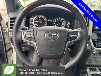 Used 2021 Toyota Land Cruiser video 2