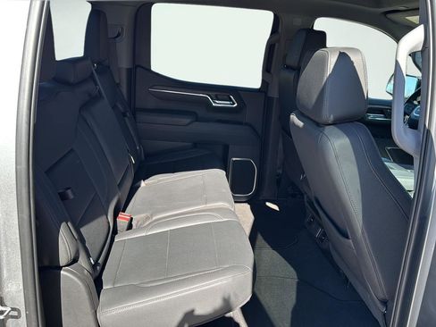 Used 2025 GMC Sierra 1500 SLT image 24