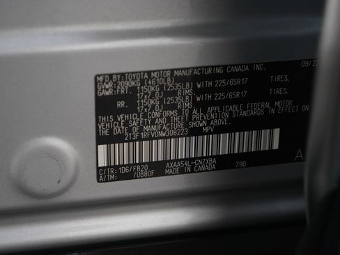 Used 2022 Toyota RAV4 LE AWD/4WD image 26